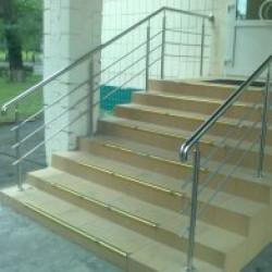 Леєрні огородження з нержавіючої сталі